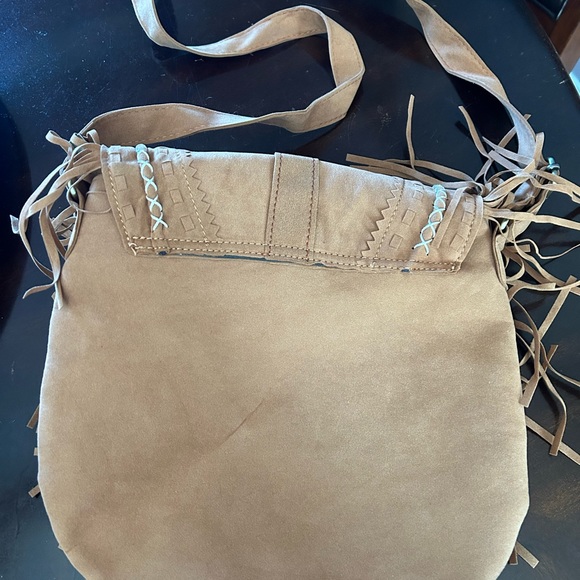 Suede Crossbody bag with fringes - Picture 5 of 8